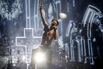 Yungblud performing at the MTV Video Music Awards tribute to Ozzy Osbourne.