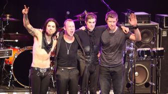 Dave Navarro, Stephen Perkins, Perry Farrell, and Eric Avery of Jane's Addiction perform at the NME Awards, April 23, 2008.